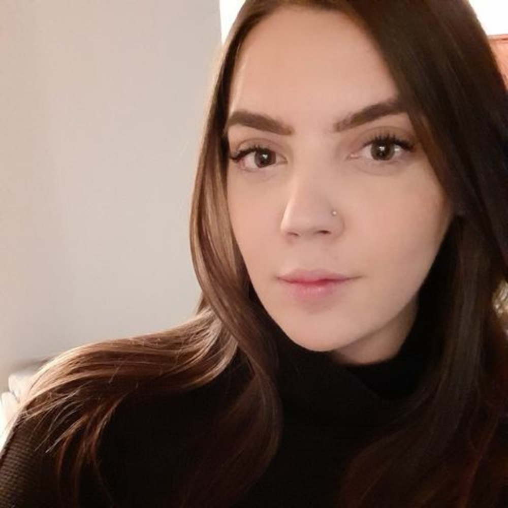 Meet your Posher, Maeve